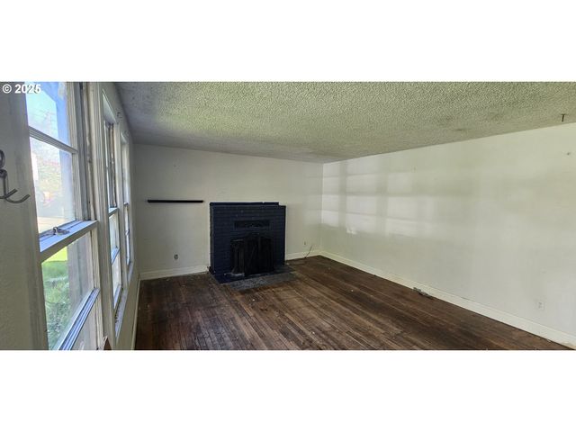 344 S 15TH St, St Helens, OR 97051