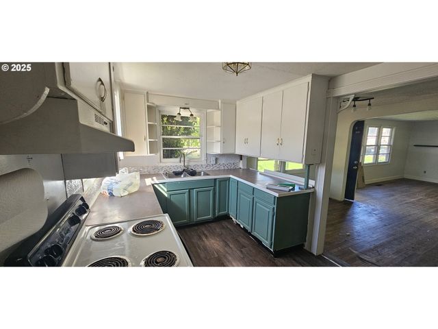 344 S 15TH St, St Helens, OR 97051