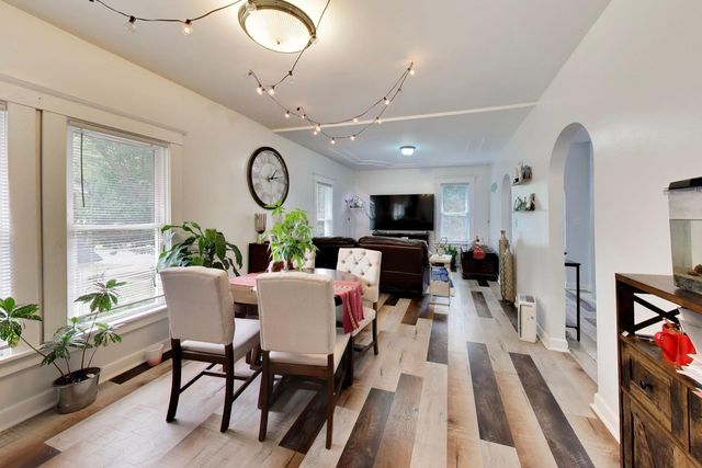 120 COMMONWEALTH Drive 2, Aurora, IL 60506