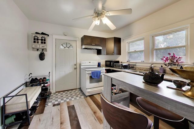 120 COMMONWEALTH Drive 2, Aurora, IL 60506