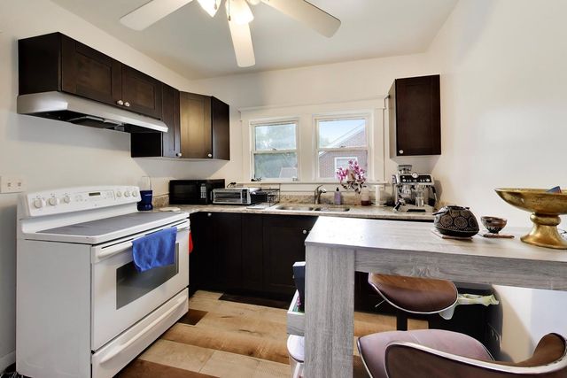 120 COMMONWEALTH Drive 2, Aurora, IL 60506