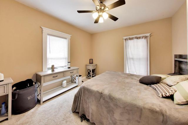 120 COMMONWEALTH Drive 2, Aurora, IL 60506