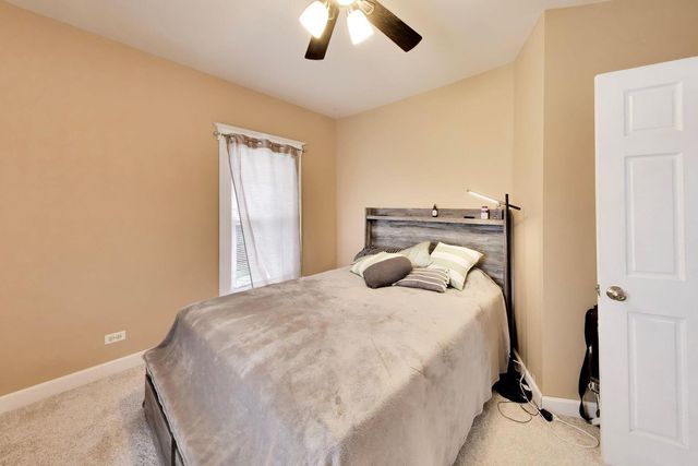 120 COMMONWEALTH Drive 2, Aurora, IL 60506