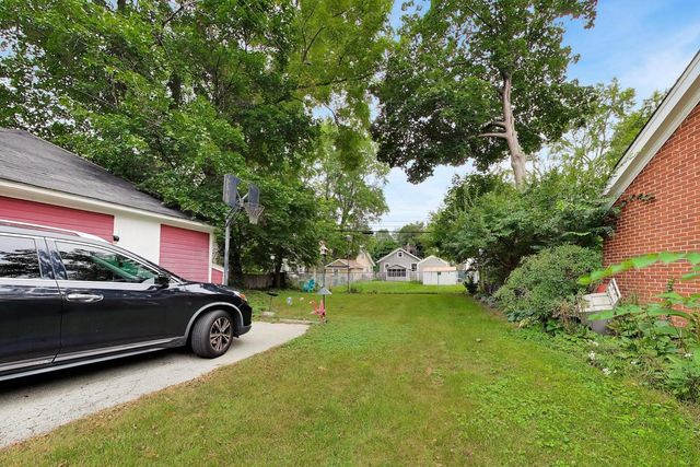 120 COMMONWEALTH Drive 2, Aurora, IL 60506