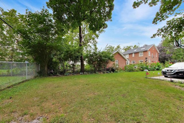 120 COMMONWEALTH Drive 2, Aurora, IL 60506