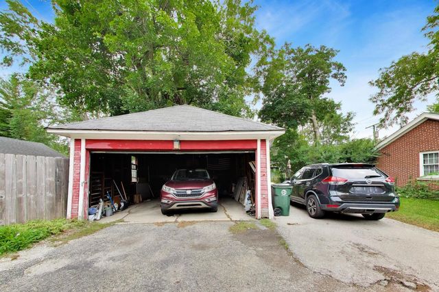 120 COMMONWEALTH Drive 2, Aurora, IL 60506