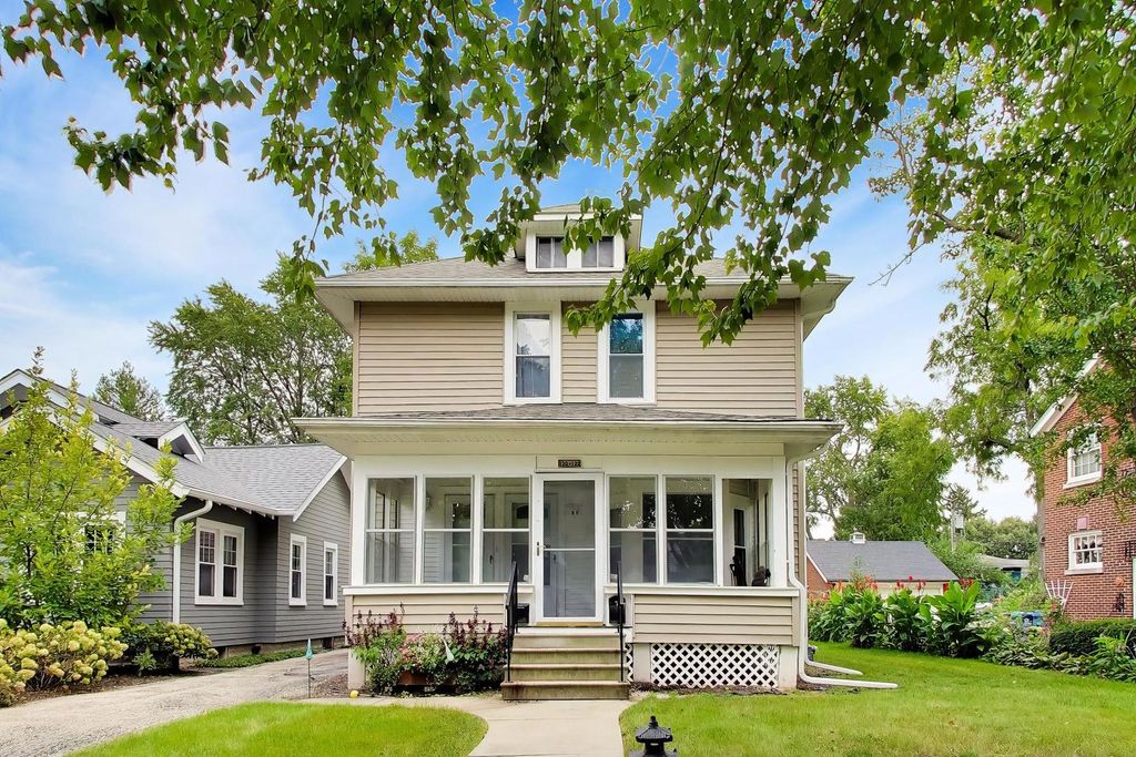 120 COMMONWEALTH Drive 2, Aurora, IL 60506