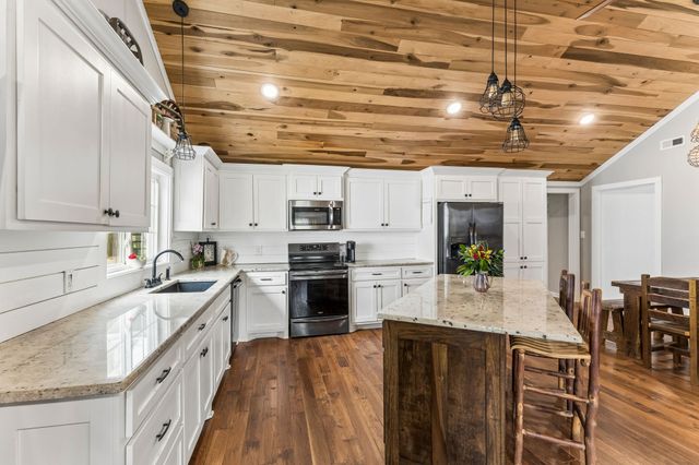106 N Maple Ave, Ethridge, TN 38456