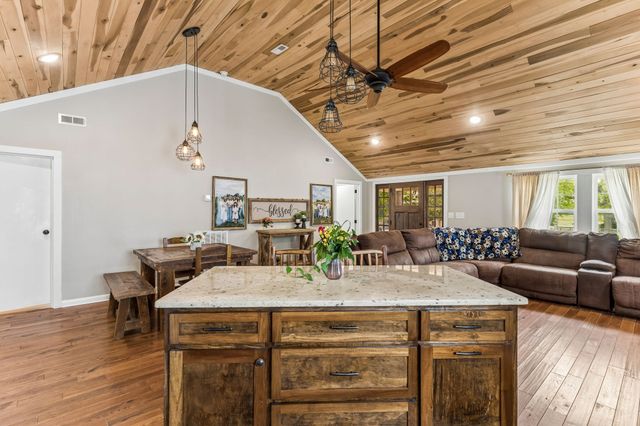 106 N Maple Ave, Ethridge, TN 38456