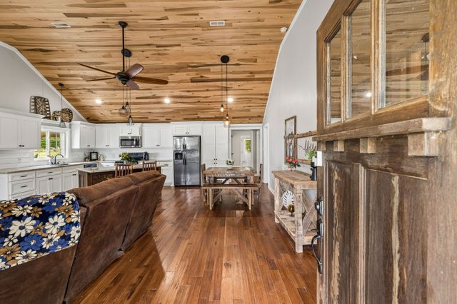 106 N Maple Ave, Ethridge, TN 38456