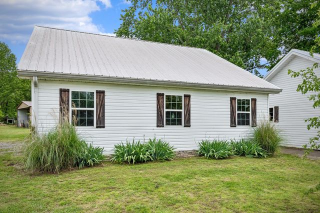 106 N Maple Ave, Ethridge, TN 38456