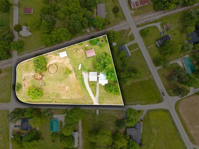 106 N Maple Ave, Ethridge, TN 38456