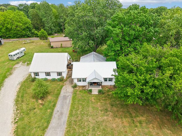 106 N Maple Ave, Ethridge, TN 38456