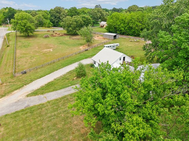 106 N Maple Ave, Ethridge, TN 38456