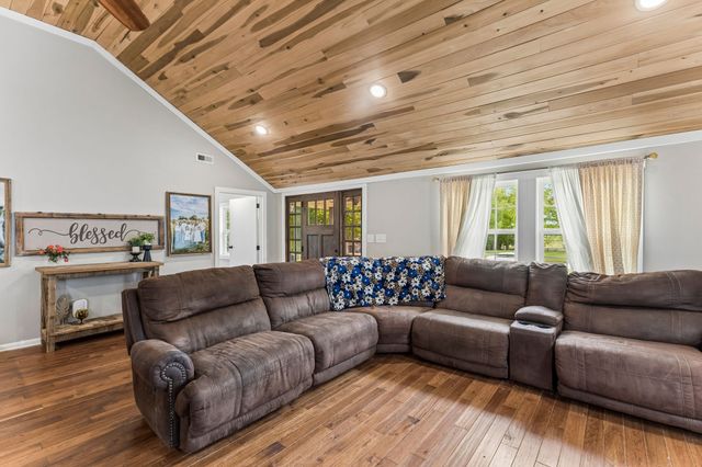 106 N Maple Ave, Ethridge, TN 38456