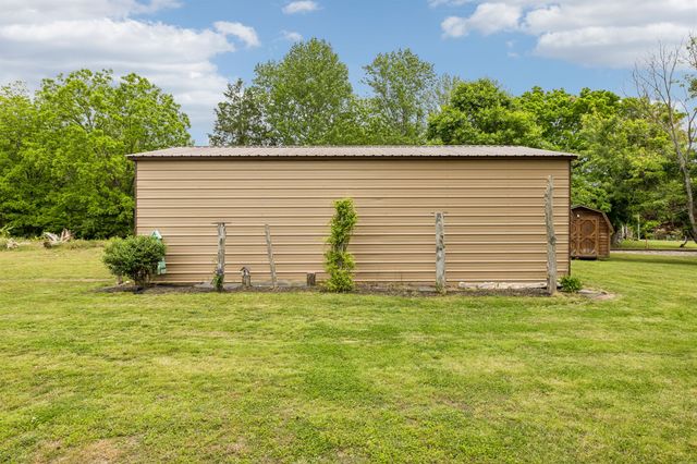 106 N Maple Ave, Ethridge, TN 38456