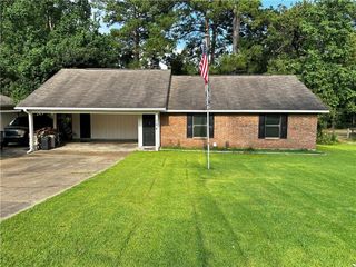 124 HUNTINGTON Drive, Pineville, LA 71360