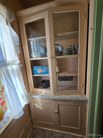 56711 Hecla Street, Calumet, MI 49913