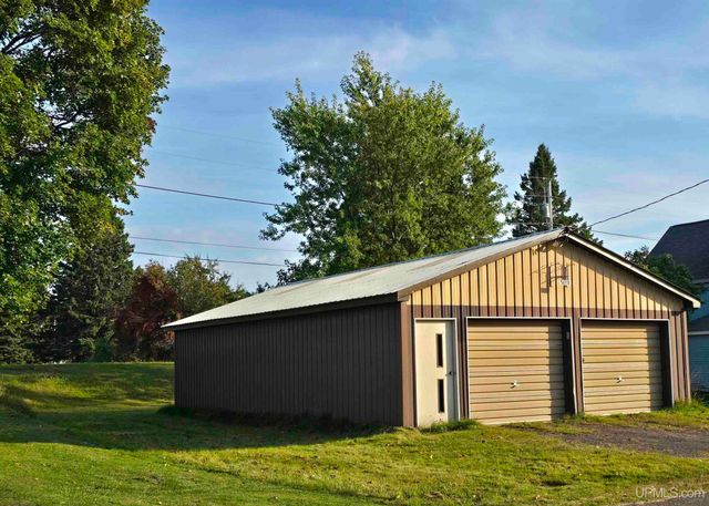 56711 Hecla Street, Calumet, MI 49913