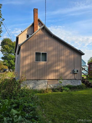 56711 Hecla Street, Calumet, MI 49913