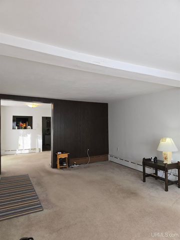 56711 Hecla Street, Calumet, MI 49913