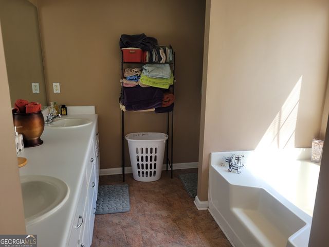 155 Vinnys Way, Covington, GA 30014