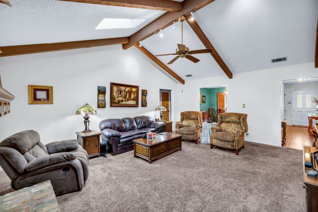 1823 Ridgebrook Drive, Arlington, TX 76015