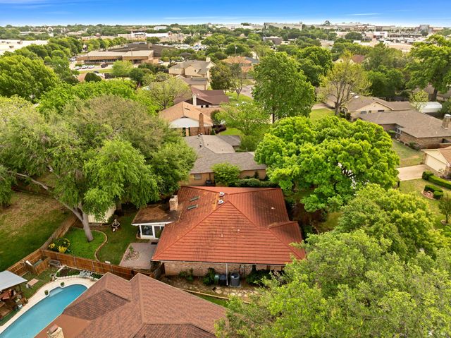 1823 Ridgebrook Drive, Arlington, TX 76015