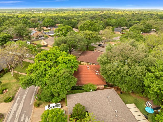 1823 Ridgebrook Drive, Arlington, TX 76015