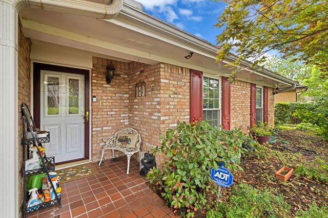 1823 Ridgebrook Drive, Arlington, TX 76015