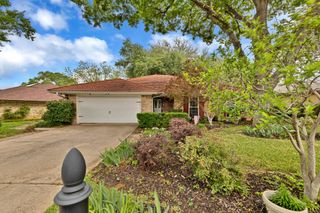 1823 Ridgebrook Drive, Arlington, TX 76015