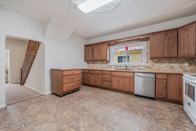 1515 N 6th Street, Coeur D'alene, ID 83814