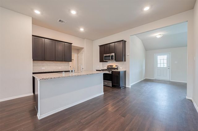 335 Jewett Meadow Drive, Magnolia, TX 77354