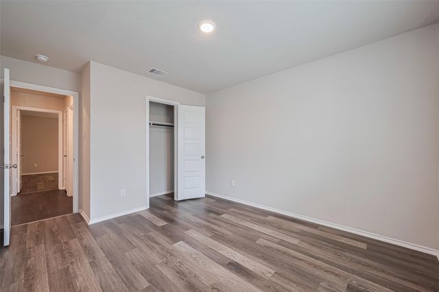 335 Jewett Meadow Drive, Magnolia, TX 77354