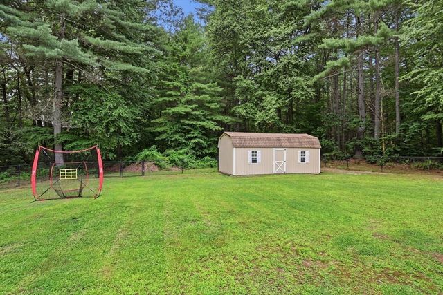 178 County Rd, Southampton, MA 01073