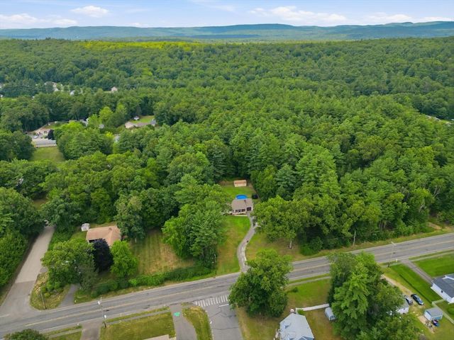 178 County Rd, Southampton, MA 01073