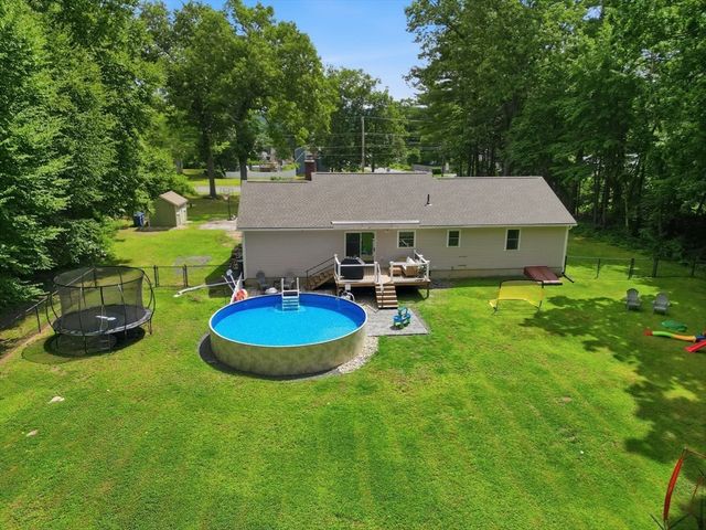 178 County Rd, Southampton, MA 01073