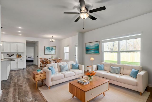 747 N Century Avenue, Republic, MO 65738