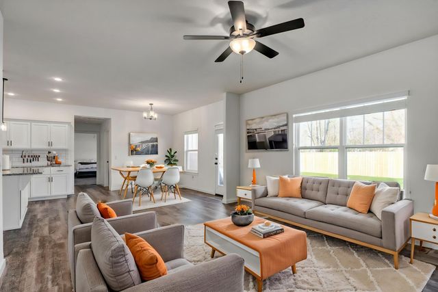 747 N Century Avenue, Republic, MO 65738