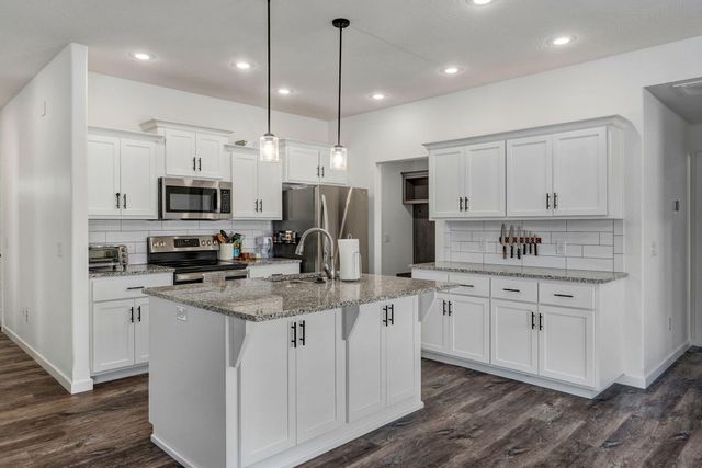 747 N Century Avenue, Republic, MO 65738