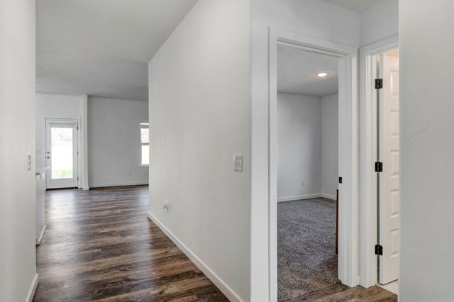 747 N Century Avenue, Republic, MO 65738