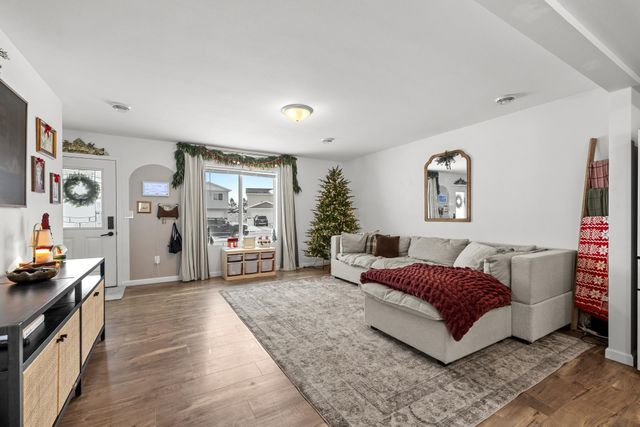 2507 Ivory Street, Minot, ND 58703