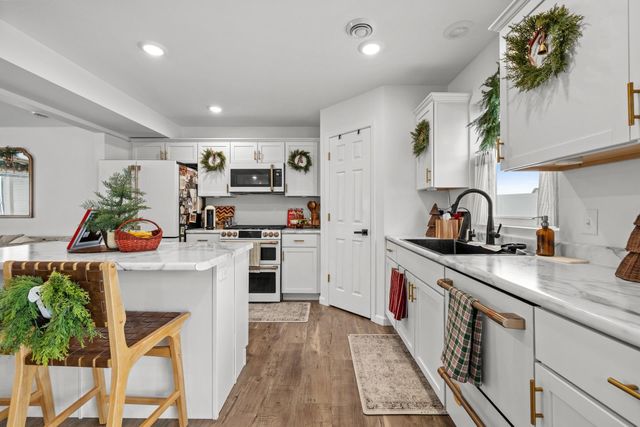 2507 Ivory Street, Minot, ND 58703