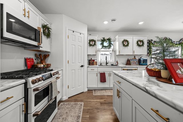 2507 Ivory Street, Minot, ND 58703