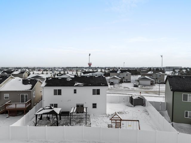 2507 Ivory Street, Minot, ND 58703