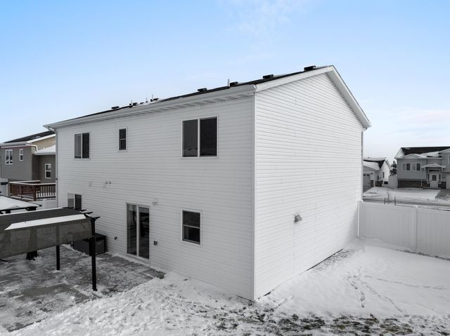 2507 Ivory Street, Minot, ND 58703