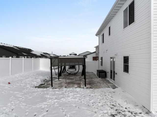 2507 Ivory Street, Minot, ND 58703