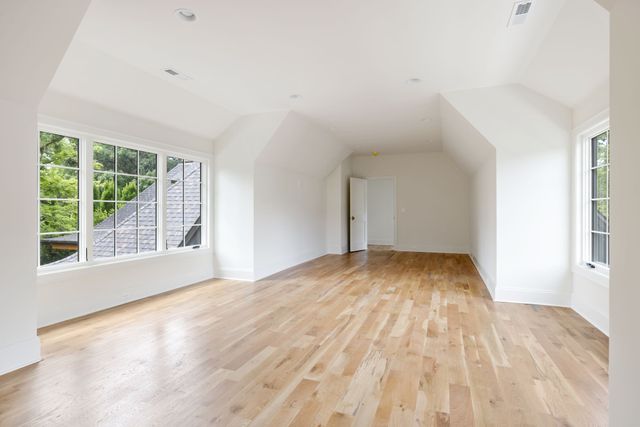 2805 Tyne Blvd, Nashville, TN 37215