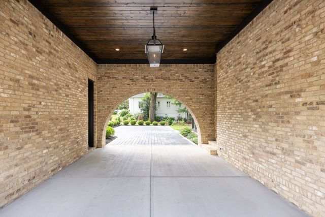 2805 Tyne Blvd, Nashville, TN 37215