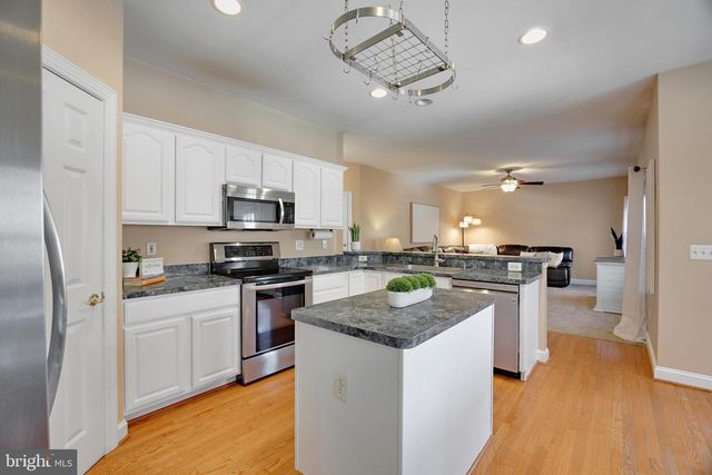 365 CROSS CREEK DR, Huntingtown, MD 20639